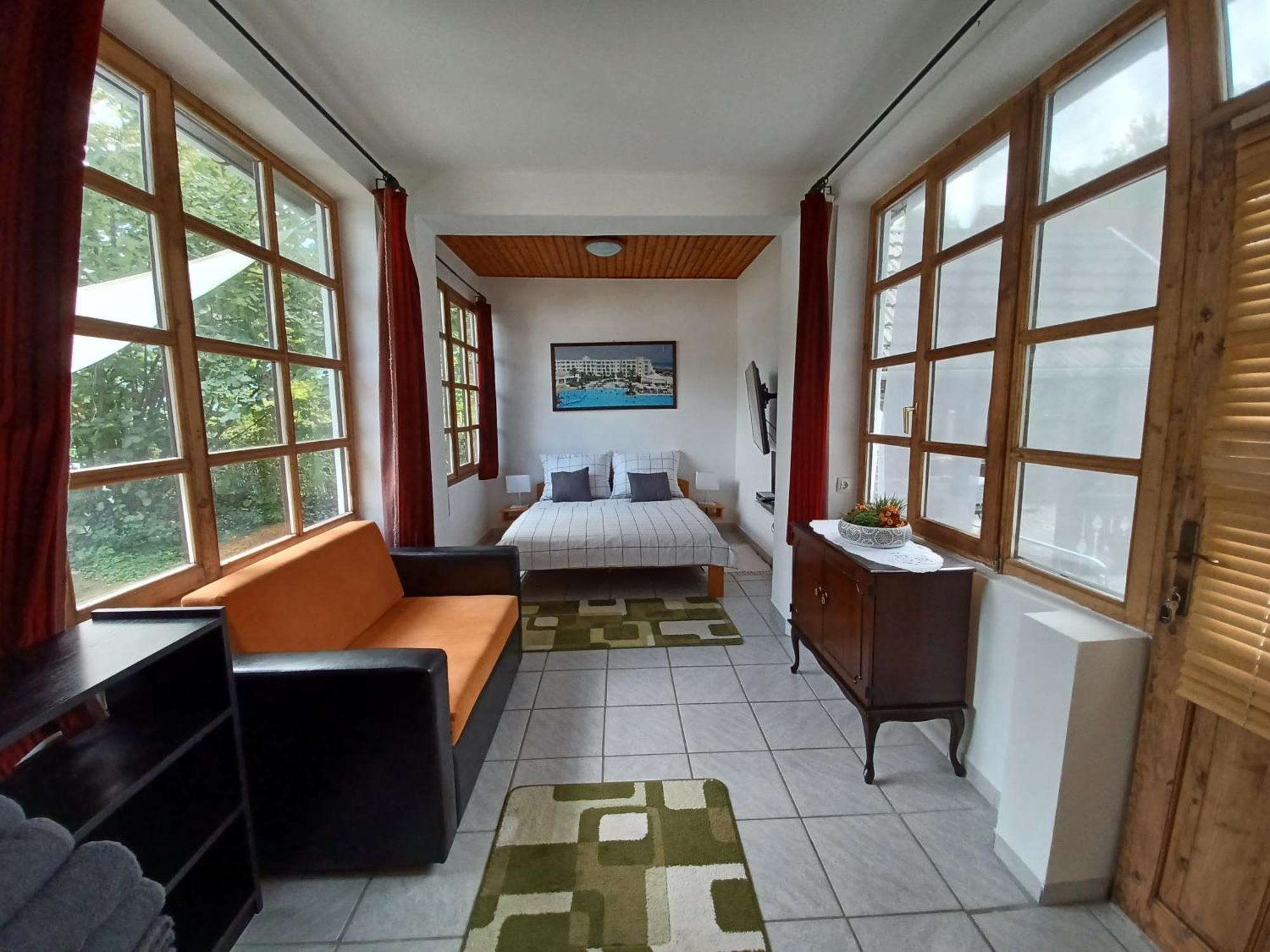 Szarszo Apartment With 3 Rooms And Private Beach, Private Parking Balatonszarszo Exterior foto